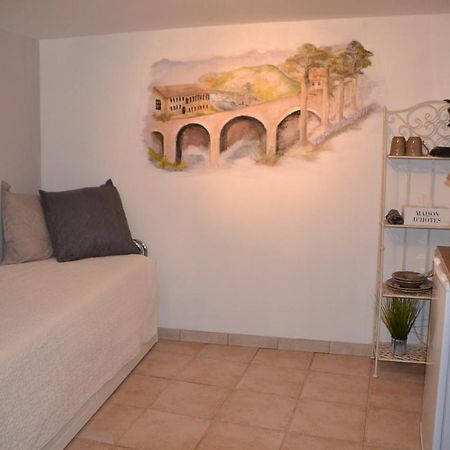 Maison Sous Le Pont Bed and Breakfast Meyras Exterior foto